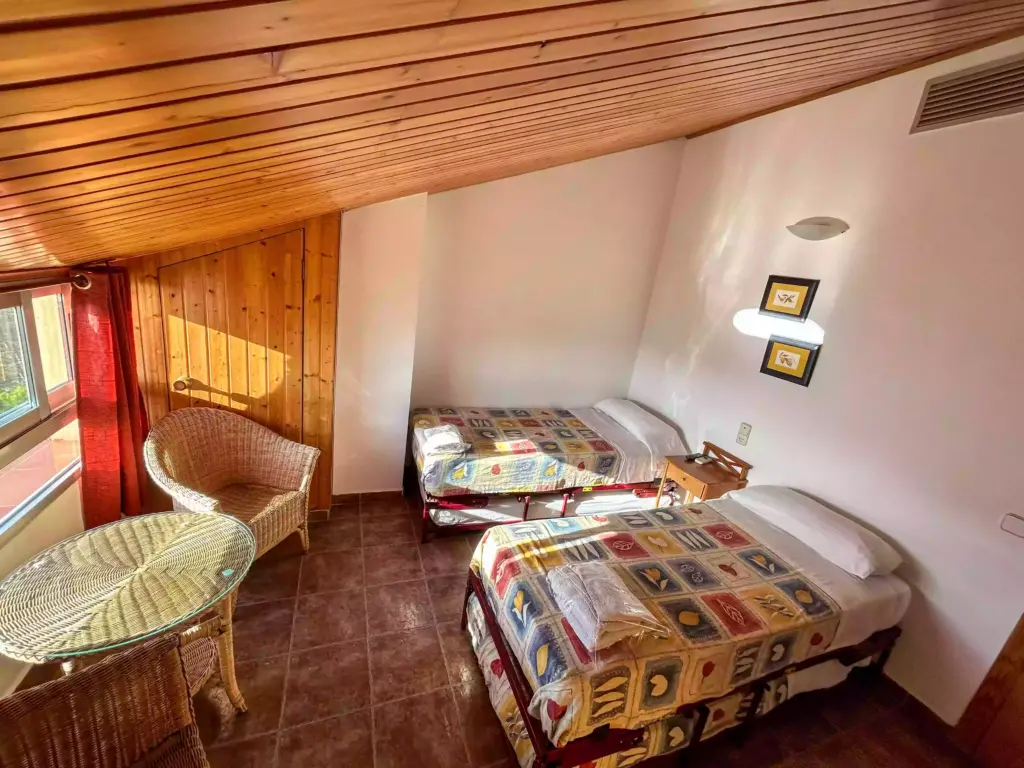 Buhardilla Albergue Benageber